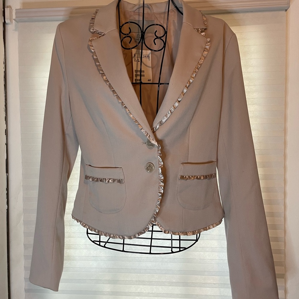 Cute ruffle trim blazer